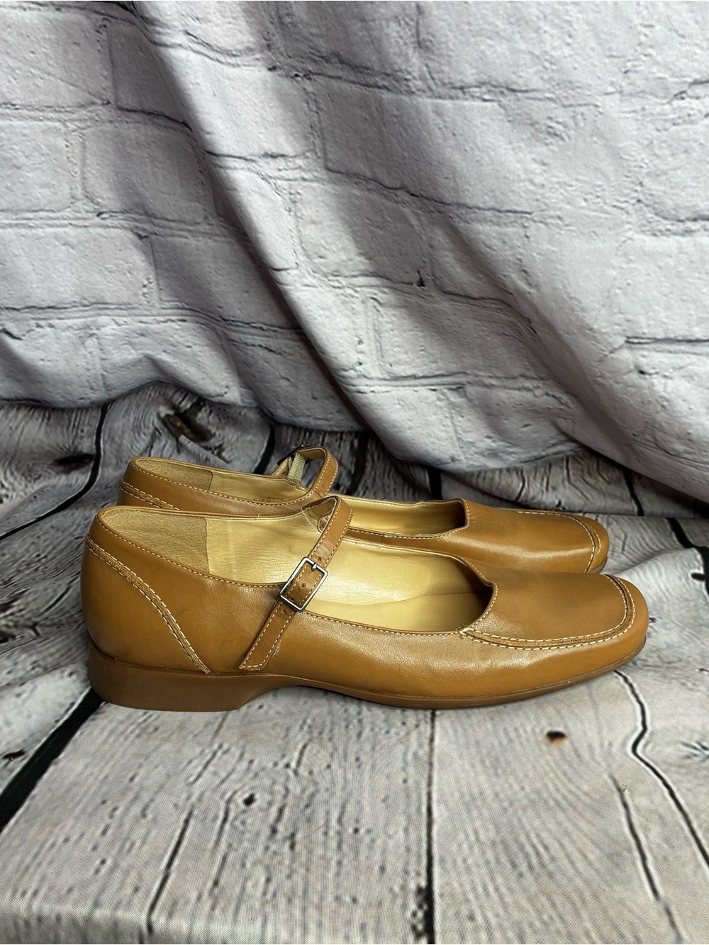 Women’s VTG Minimalist 90s Tan Leather Square Toe Academia Mary Jane Flats 5.5